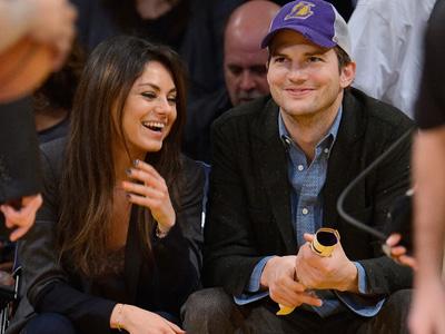 Mila Kunis dan Ashton Kutcher Akhirnya Bertunangan?